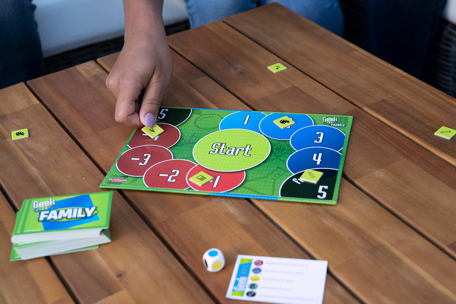 Geek Out! Trivia Party Game: Family Edition | Nexcstoioe